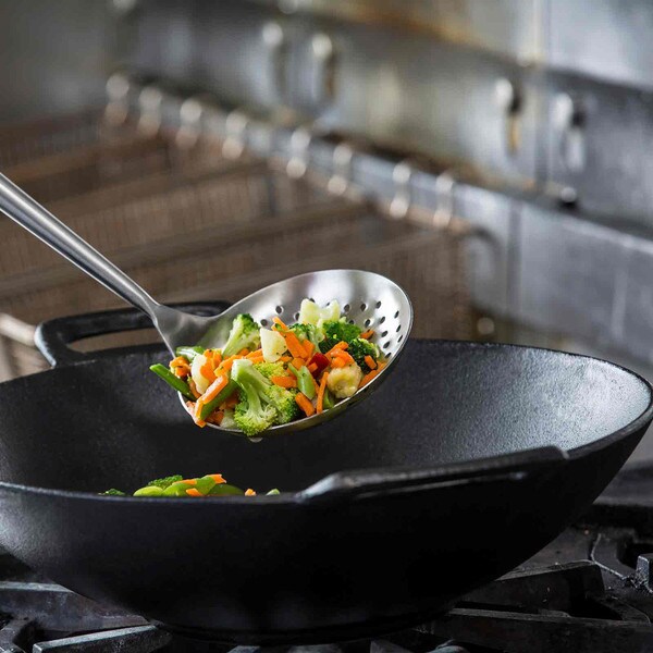 stirfry in a wok