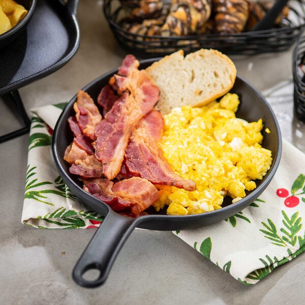 This giant cast iron skillet can theoretically fry 650 eggs at